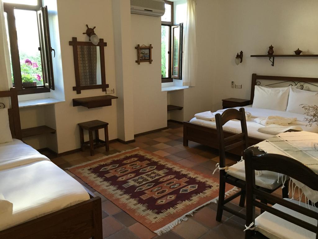 Hotel Happy Caretta Дальян Номер фото